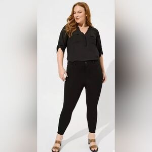 NWOT Torrid Studio Black Ponte Pant, SZ 22 S